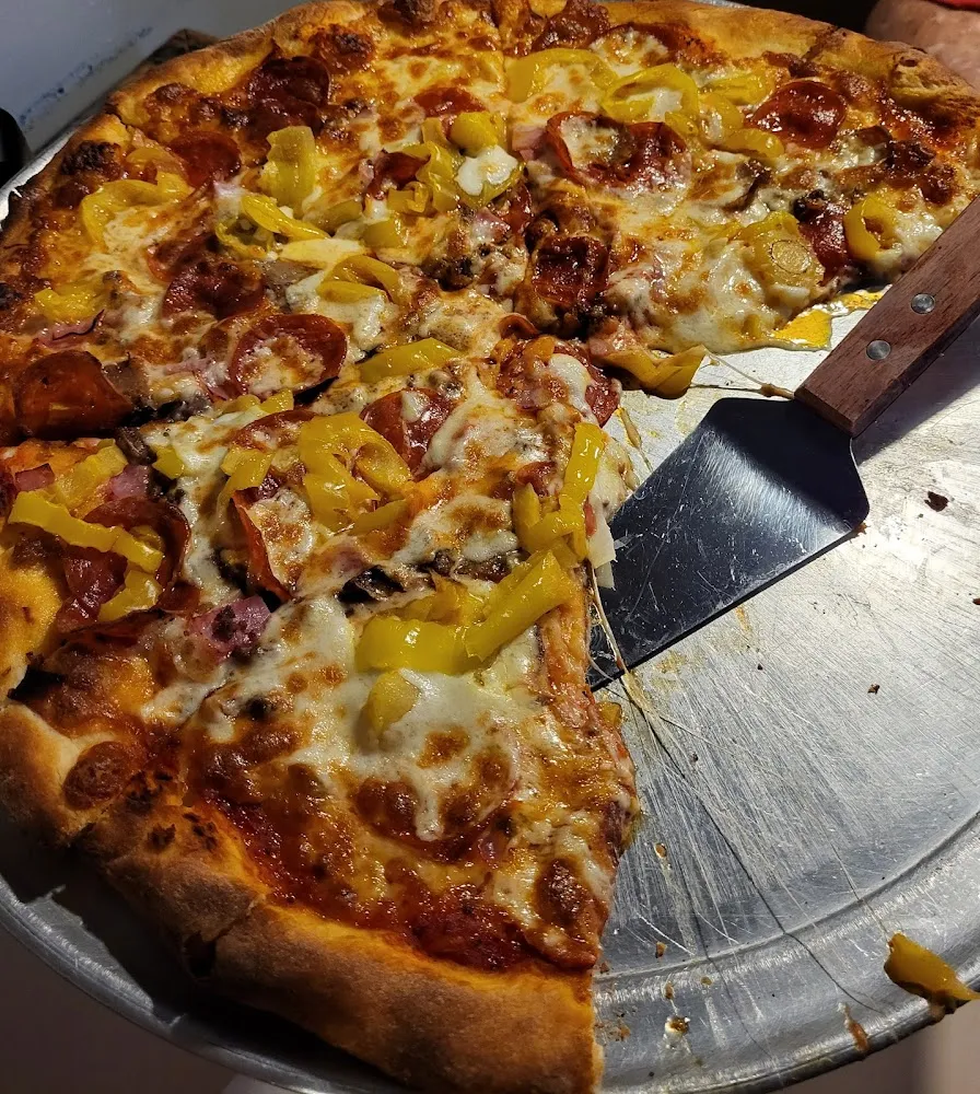 Deluxe Pizza with Banana Peppers